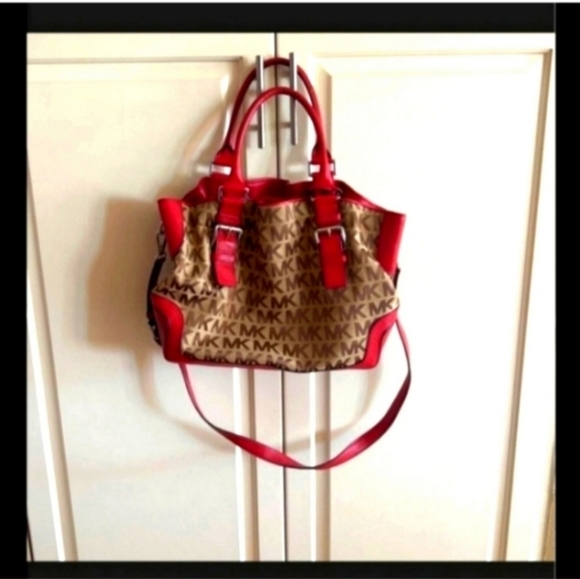 🍁🍂Like new!Michael Kors Beige/Red Canvas and Leather Large Brookville bag - Picture 2 of 5
